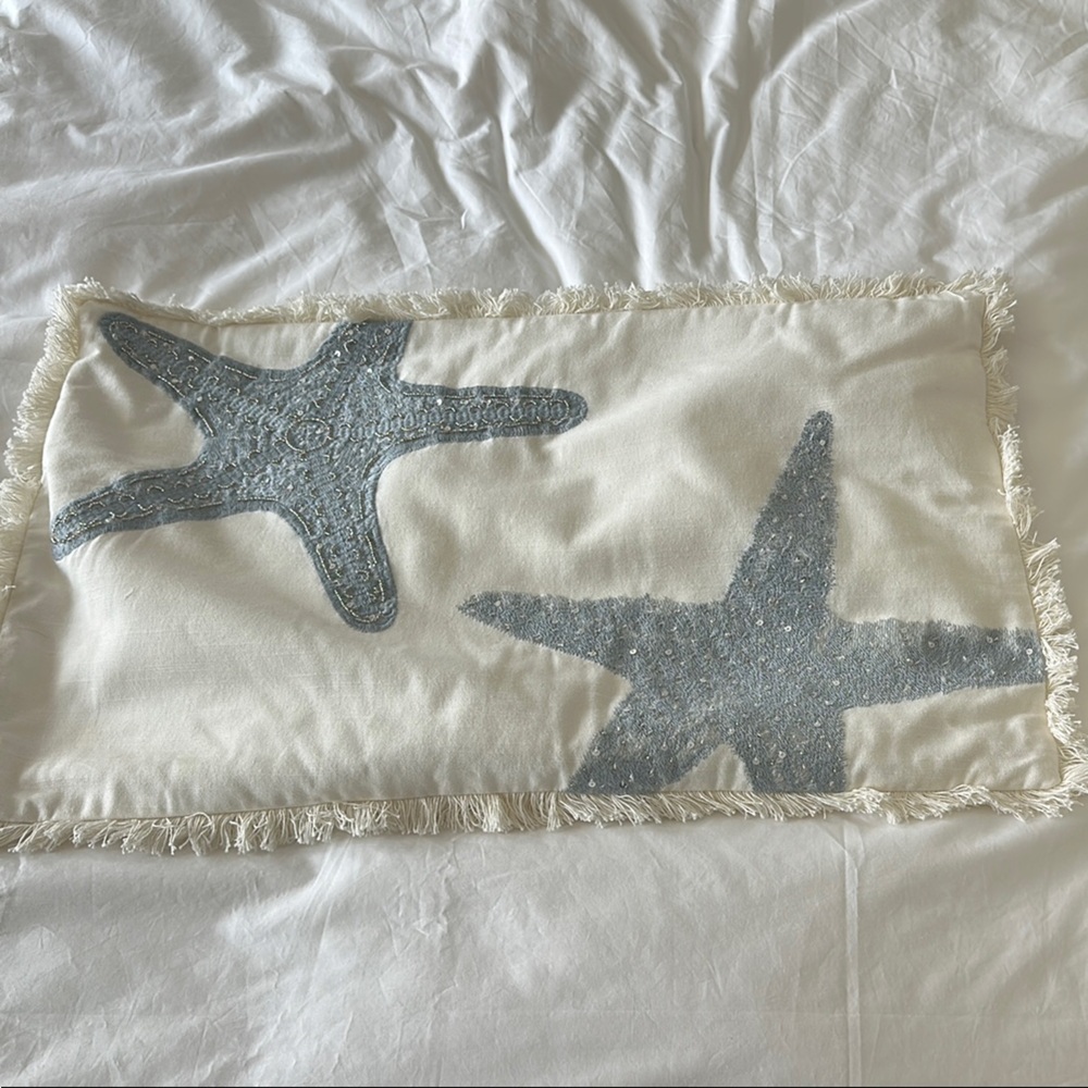 Fringed Starfish lumbar pillow cover- White and blue